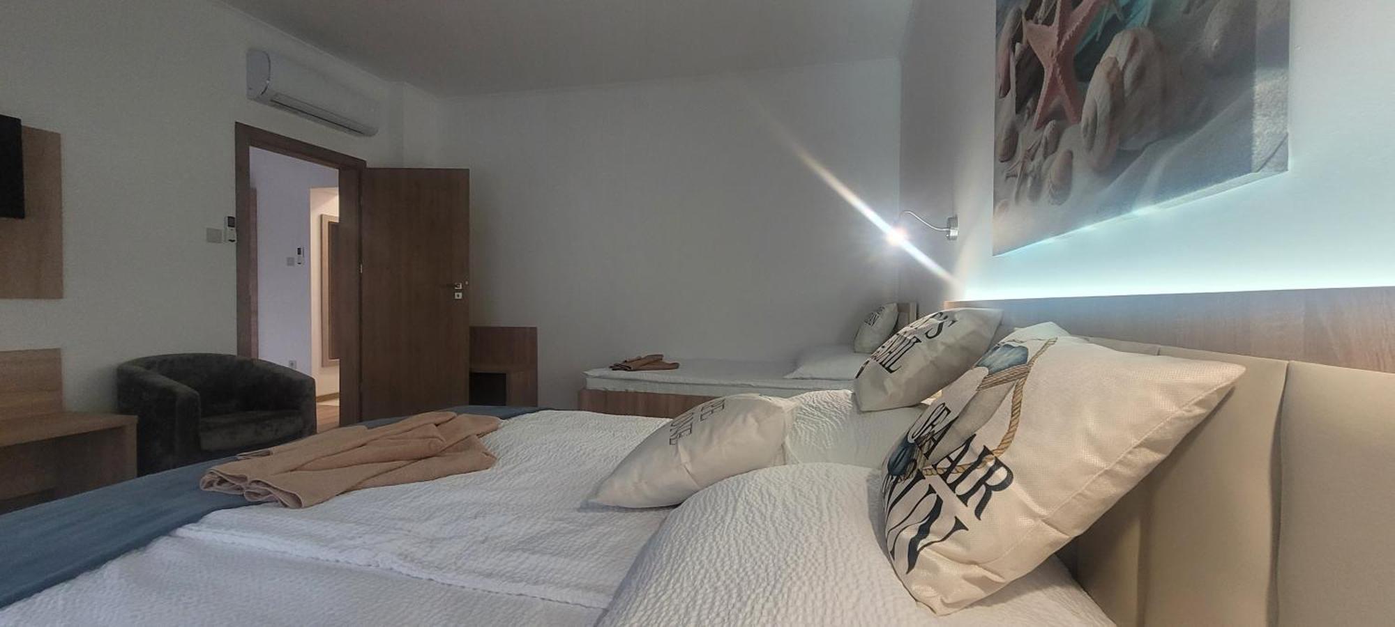 Csaladi Kikoeto Apartman Gyula Exterior foto