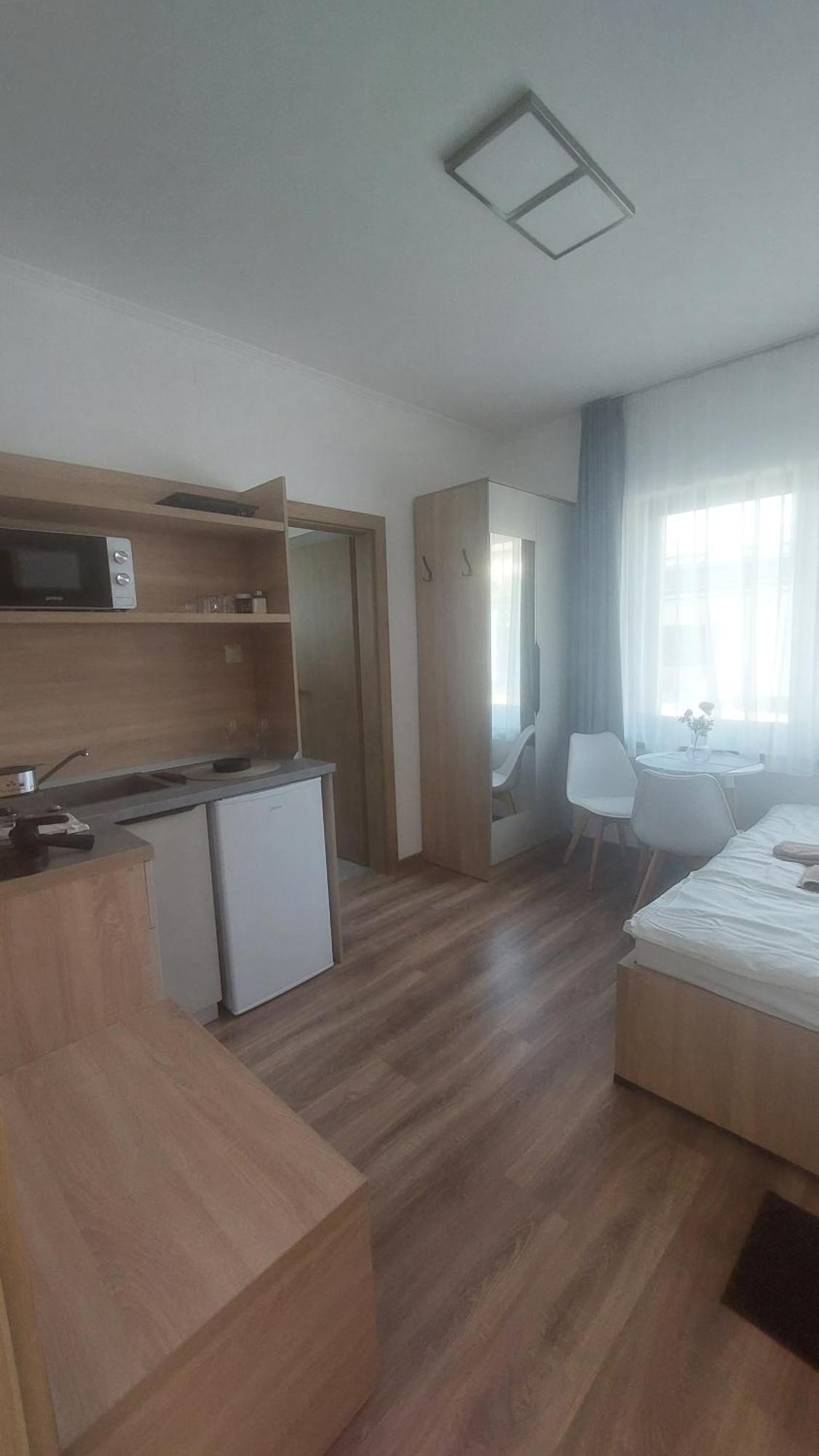 Csaladi Kikoeto Apartman Gyula Exterior foto