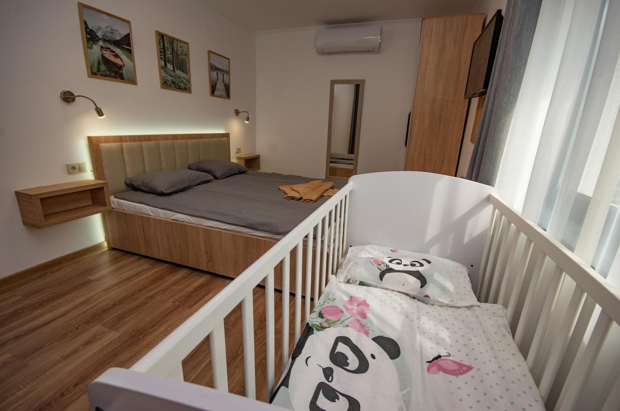 Csaladi Kikoeto Apartman Gyula Exterior foto