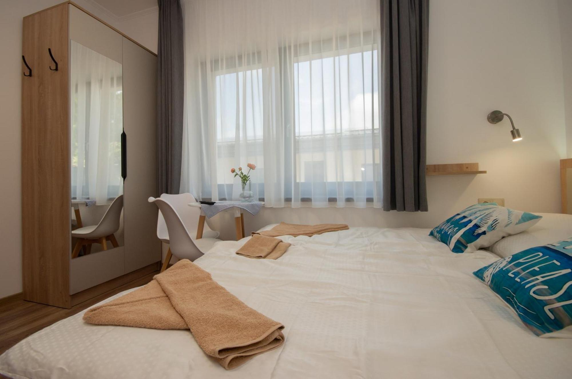 Csaladi Kikoeto Apartman Gyula Exterior foto
