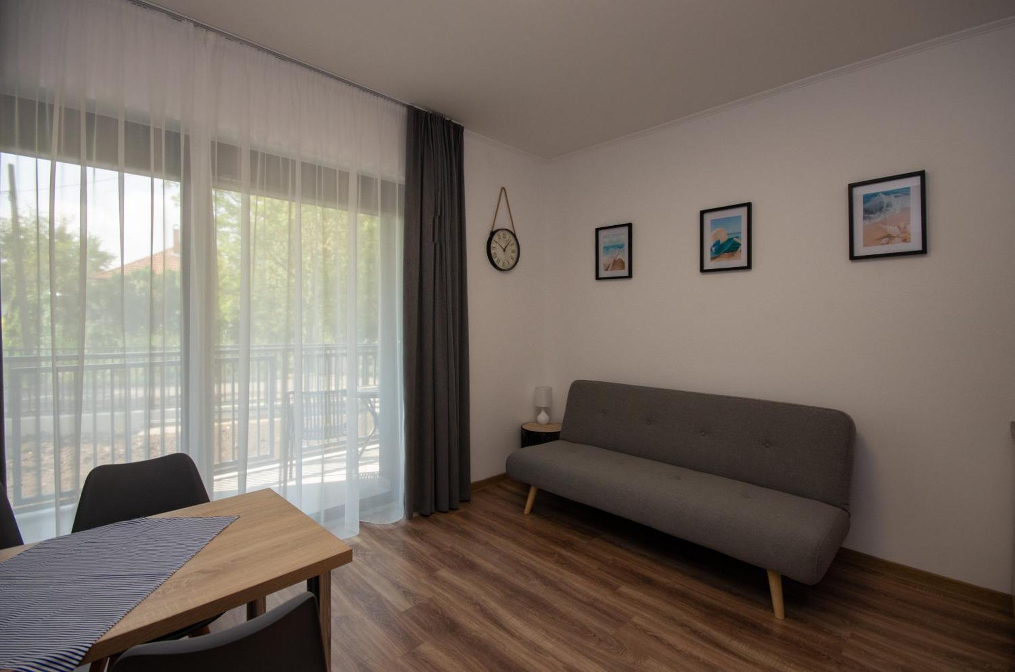 Csaladi Kikoeto Apartman Gyula Exterior foto
